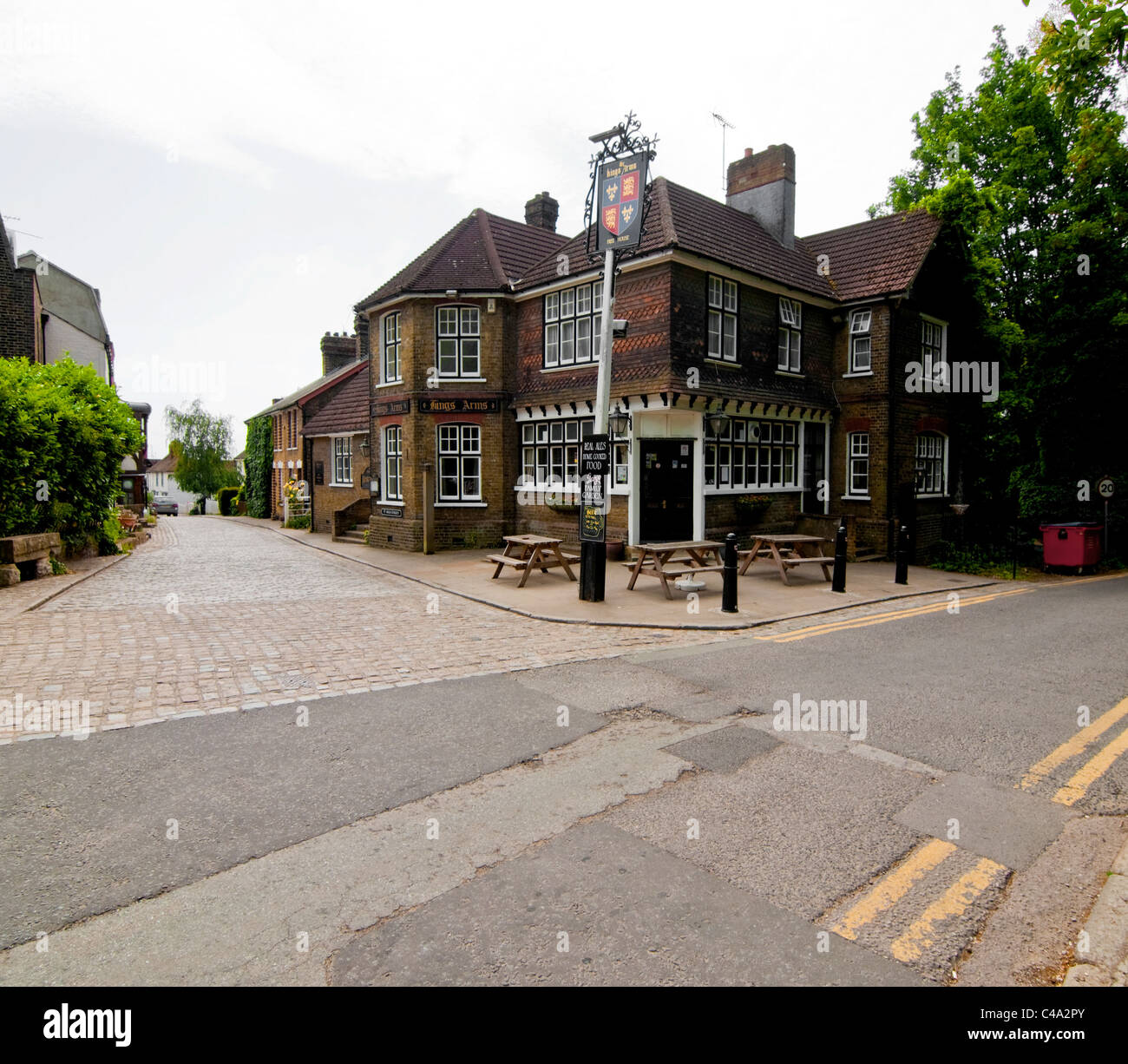 The Kings Arms public house in Upnor Kent Stock Photo Alamy