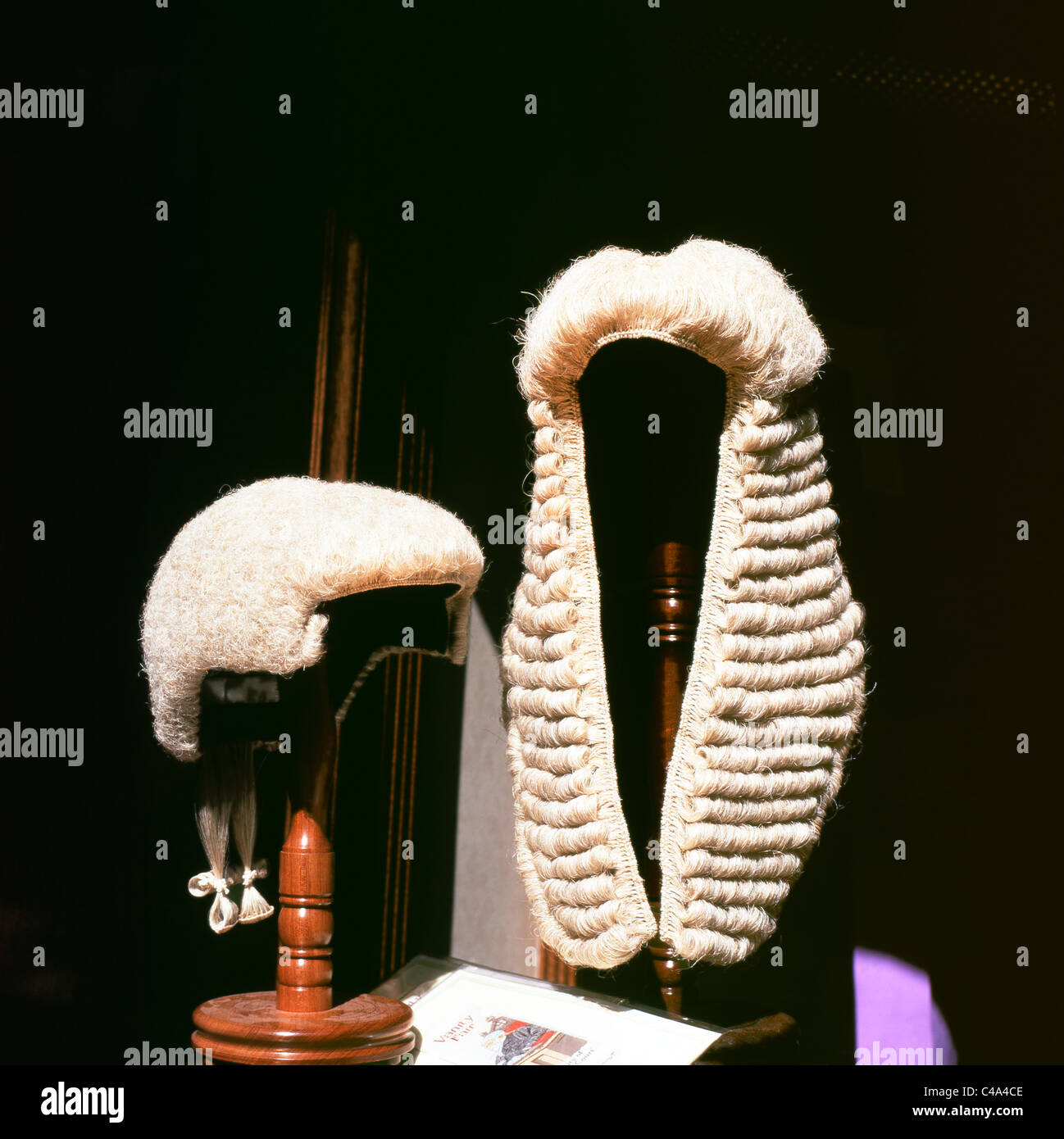 High Court judges wigs judge wig and barrister barristers wigs on display in Ede and Ravenscroft shop window on Chancery Lane in London WC2 England UK Great Britain    KATHY DEWITT Stock Photo