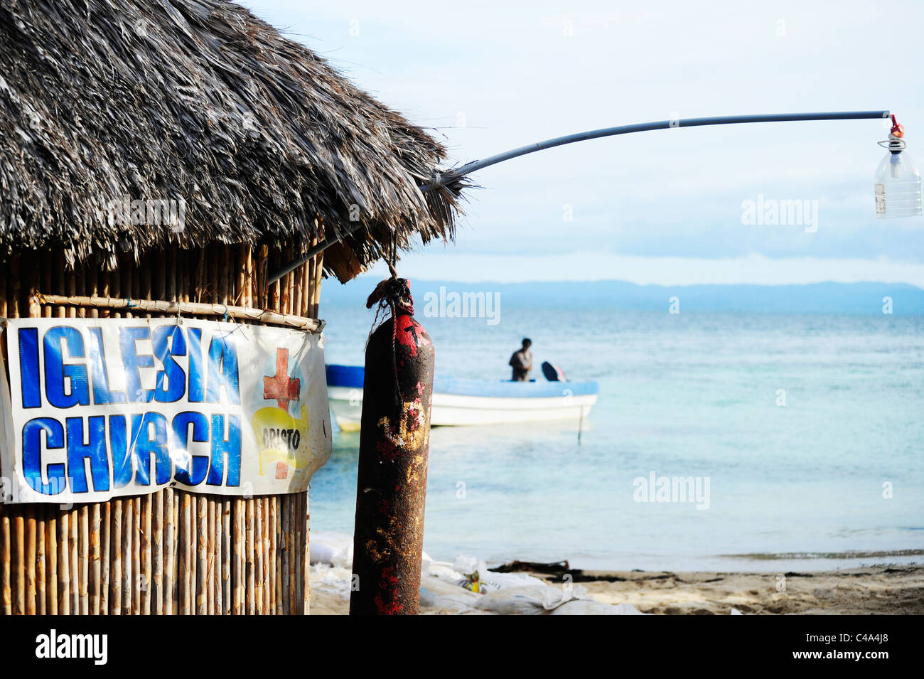 floating-bible-schools-international-their-church-nalunega-island-san-blas-panama-stock