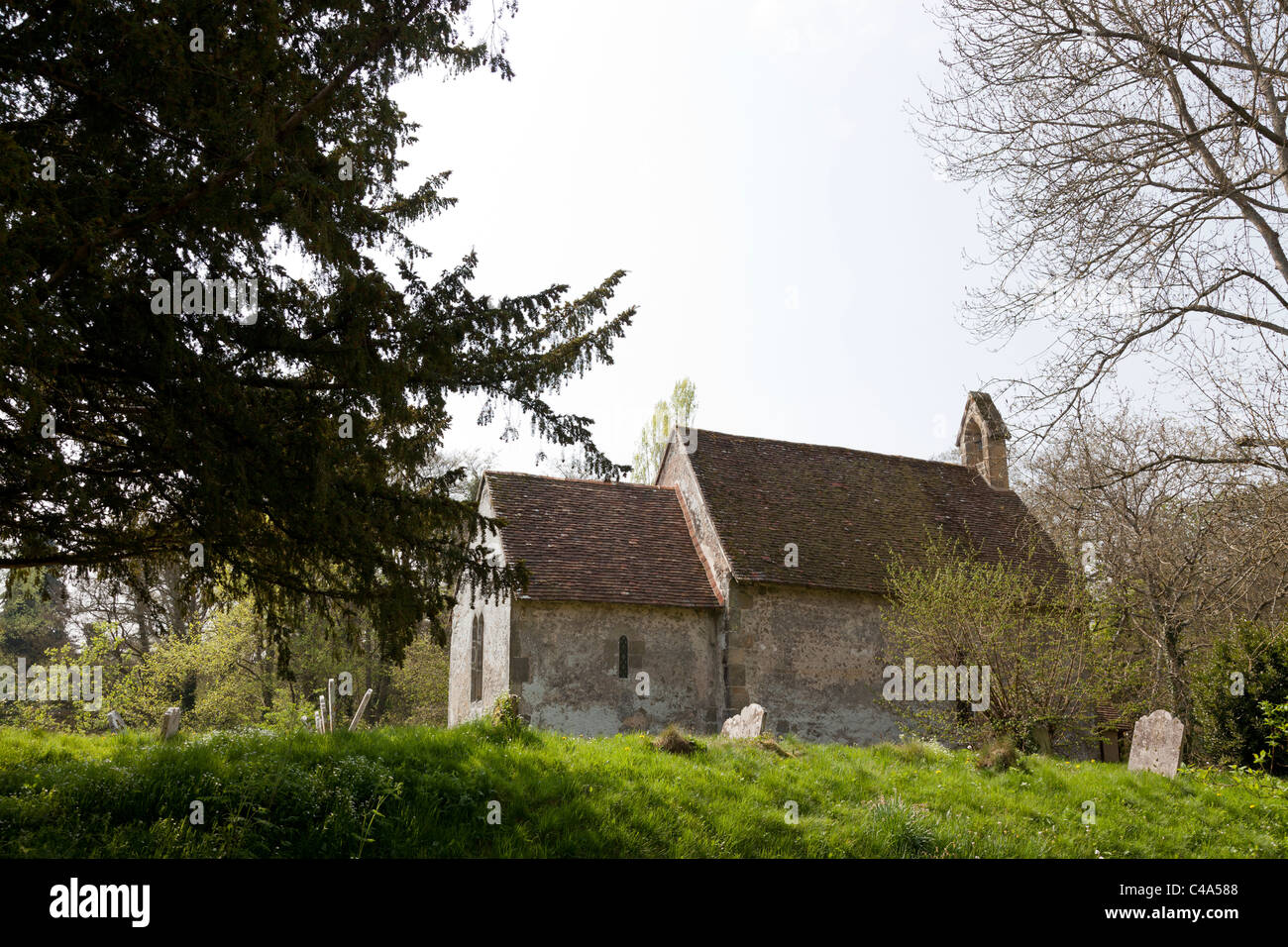 English country church hi-res stock photography and images - Alamy