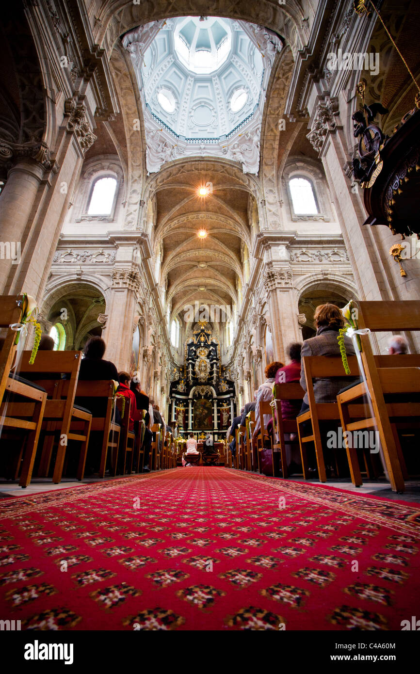 Church Red Carpet High Resolution Stock Photography and Images Alamy