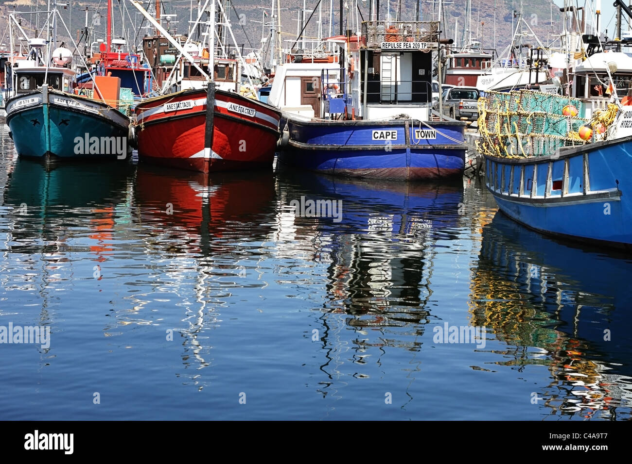 Fishing boats hout bay harbour hi-res stock photography and images - Alamy