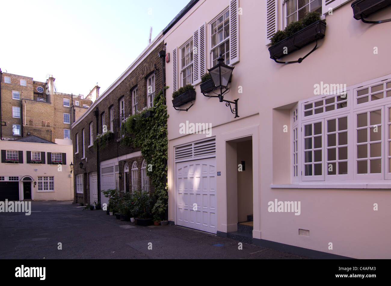 Eaton Terrace Mews SW1 London England Stock Photo Alamy
