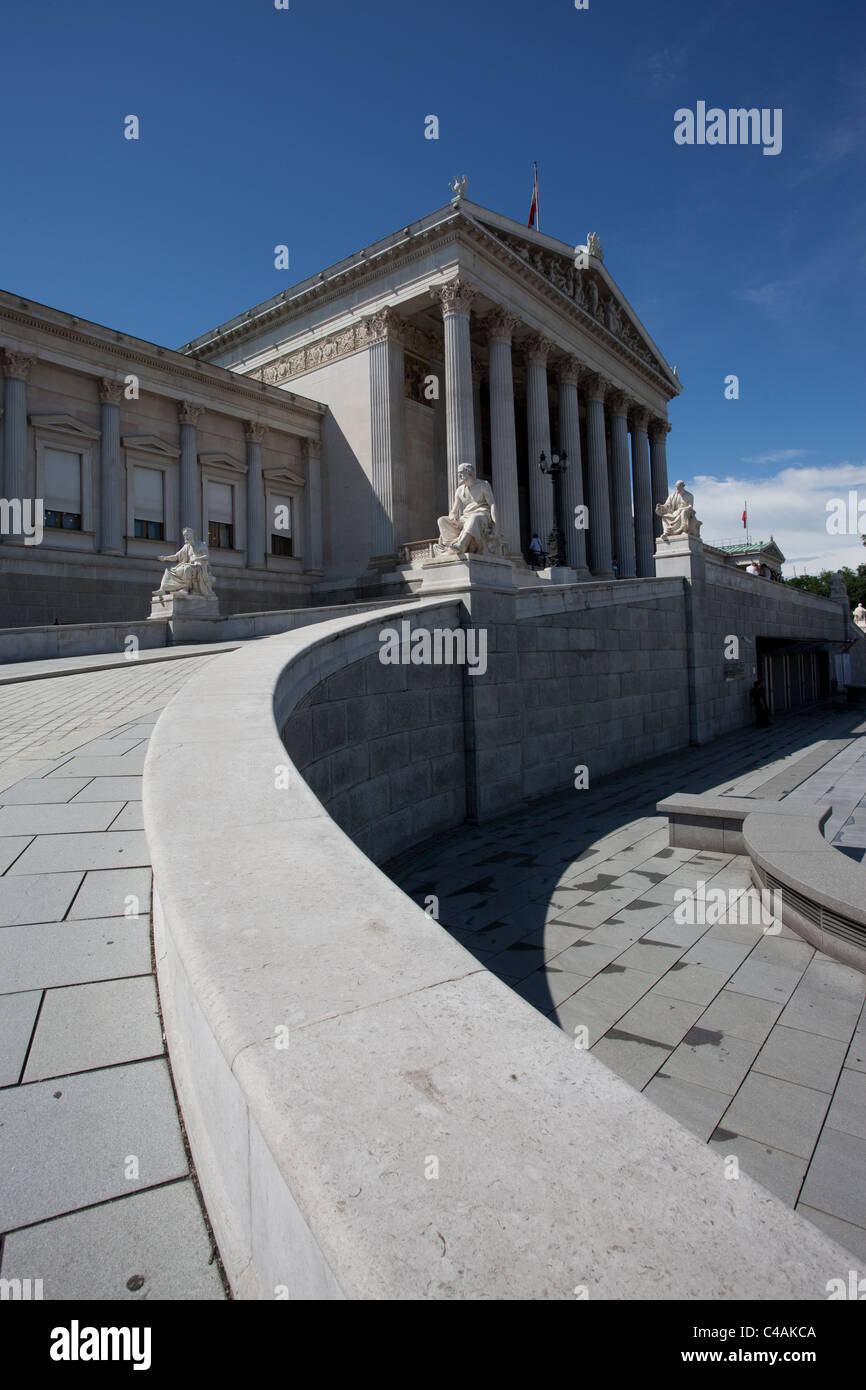 Austrian Parliament Building formerly the Reichsratsgebäude, Vienna. Photo:Jeff Gilbert Stock Photo