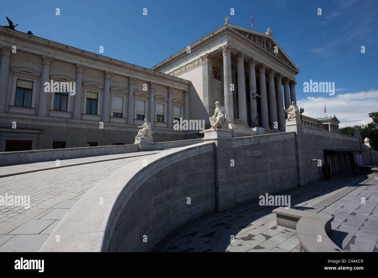 Austrian Parliament Building formerly the Reichsratsgebäude, Vienna. Photo:Jeff Gilbert Stock Photo