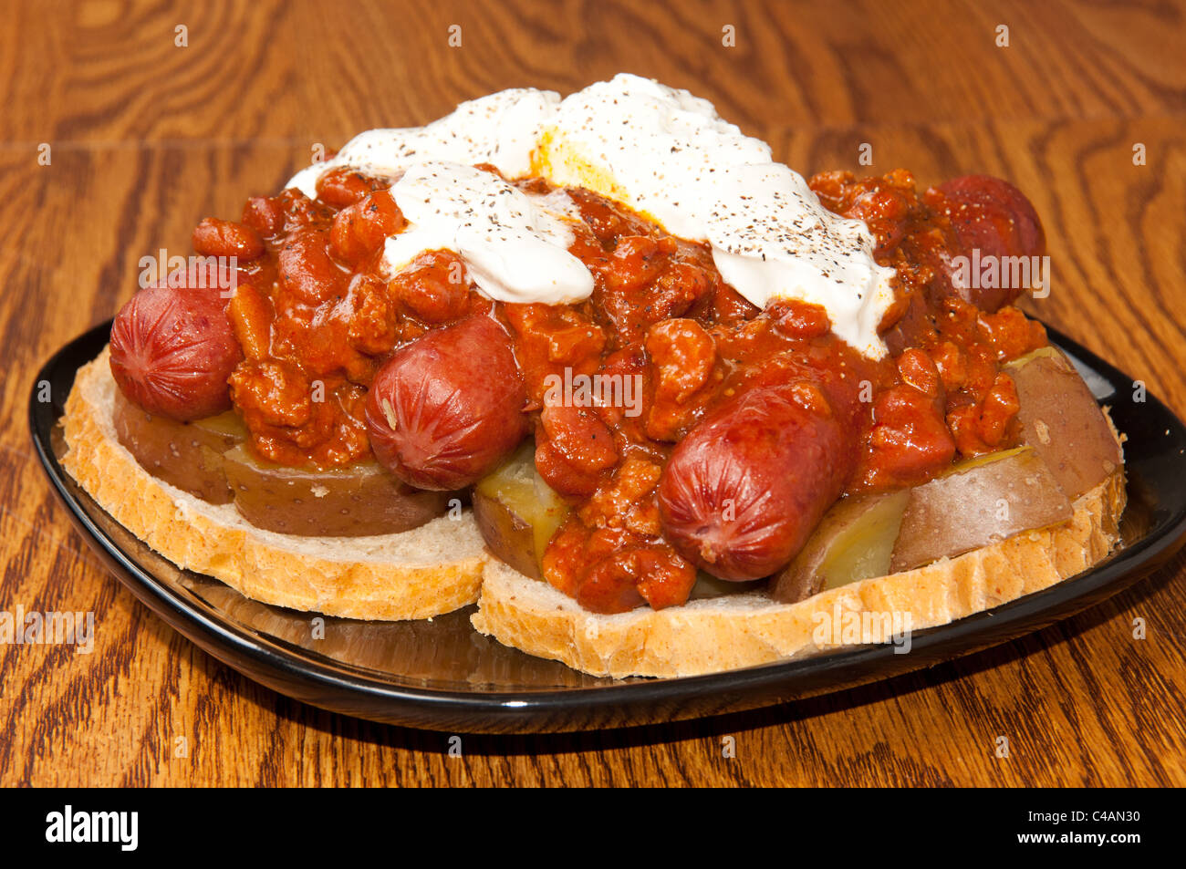 Sauce on hotdog hires stock photography and images Alamy