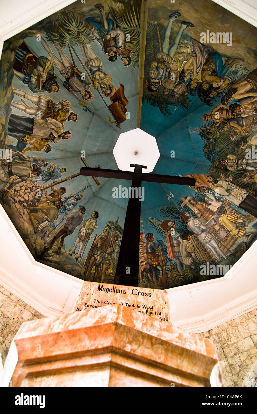 Magellan cross in the chapel by the  Basilica Minore del Santo Niño  in Cebu city, The Philippines. Stock Photo