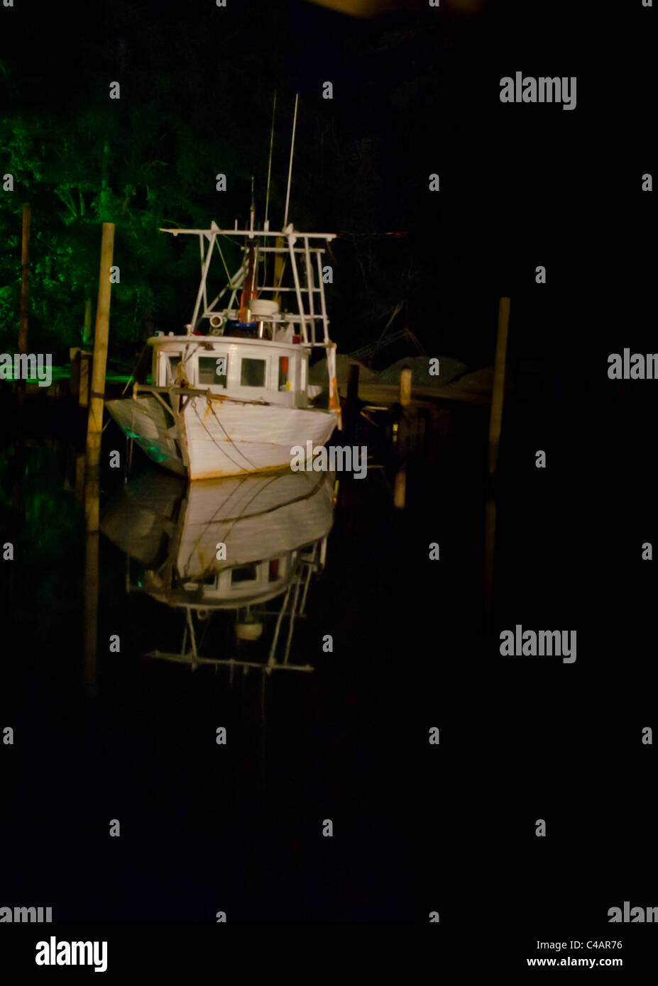 Small shrimp boat hi-res stock photography and images - Alamy
