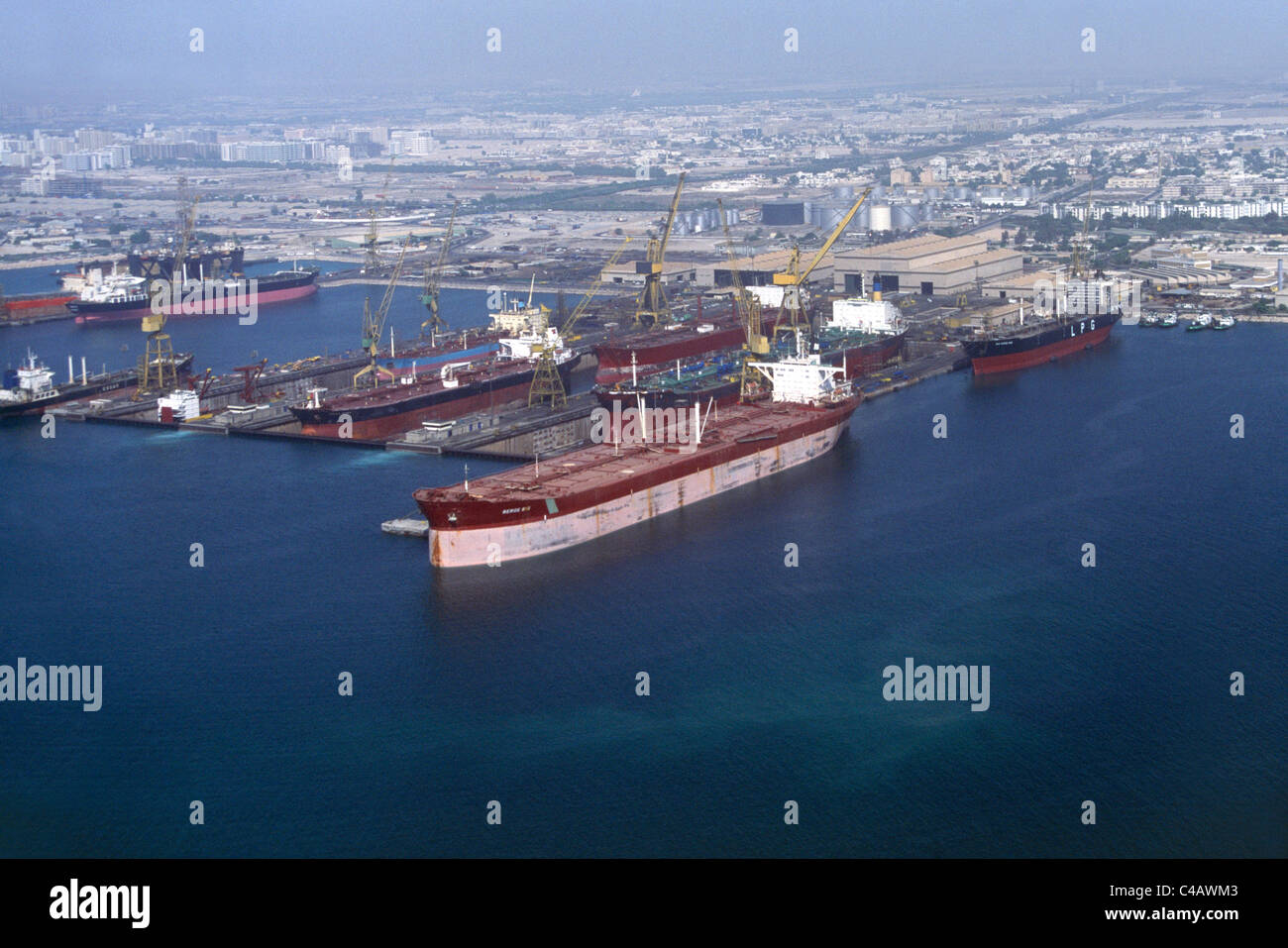 Dubai dry dock hires stock photography and images Alamy
