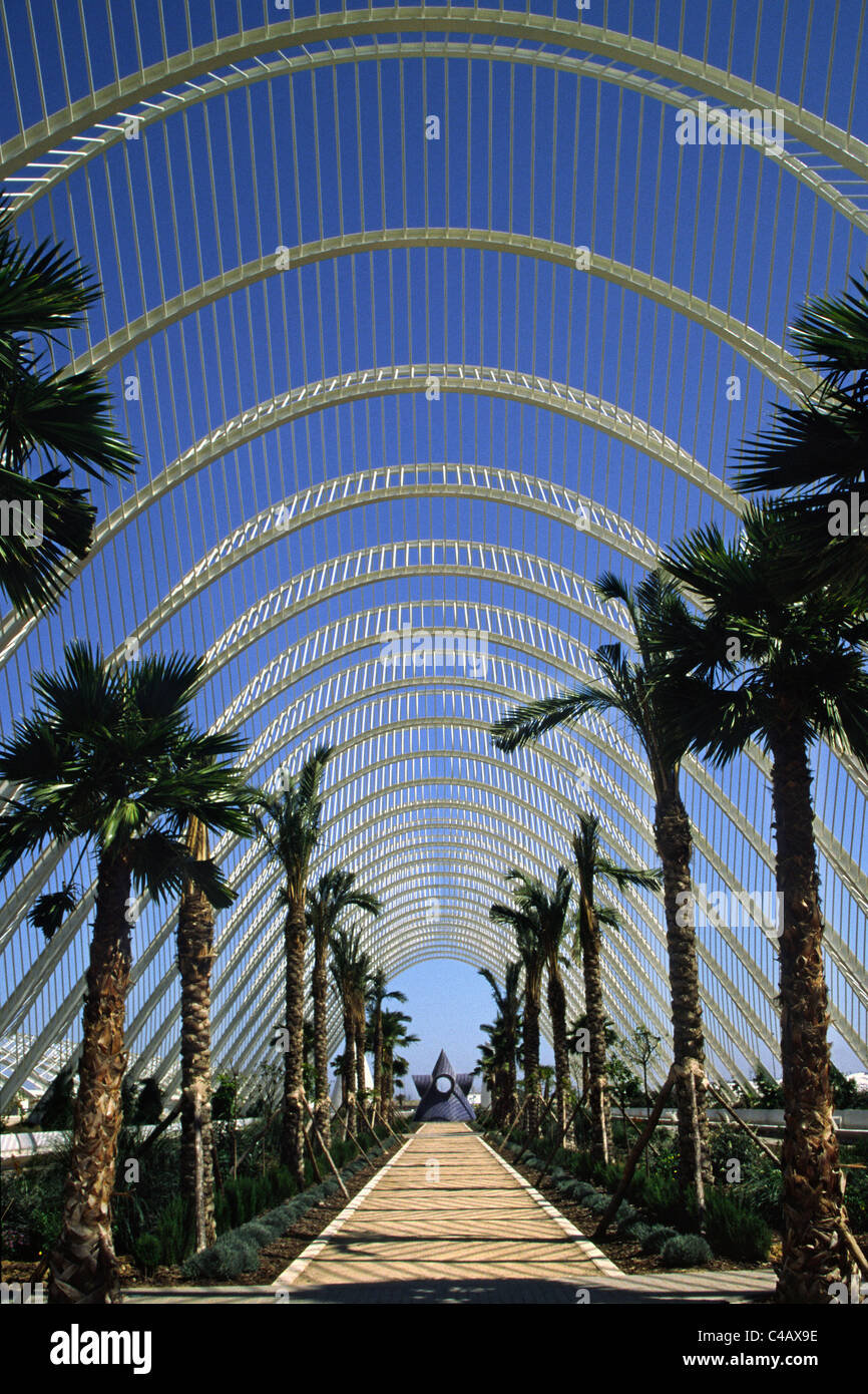 The L’Umbracle (Parking Structure) in Valencia, Spain by the Architect ...