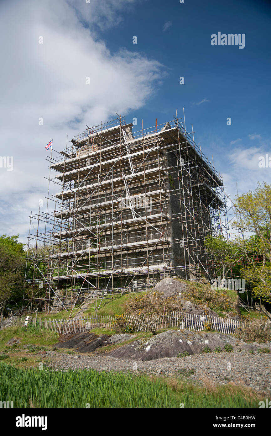 Moy Castle under restoration at Lochbuie, Isle of Mull. SCO 7143 Stock Photo