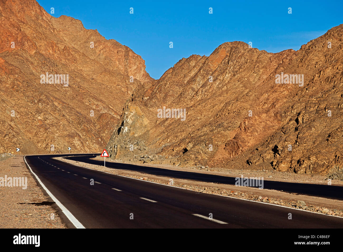 The main road to St. Catherine's Monastery out of Dahab, Janub Sina, Sinai Peninsula, Egypt. Stock Photo