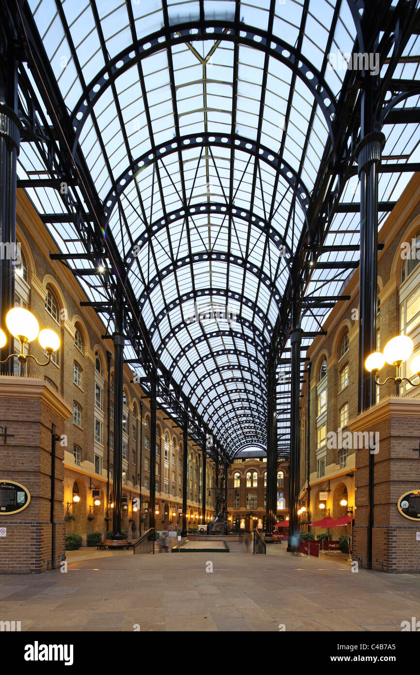 England, London. Hay's Galleria is a major riverside tourist attraction on the Jubilee Walk in the London Borough of Southwark Stock Photo