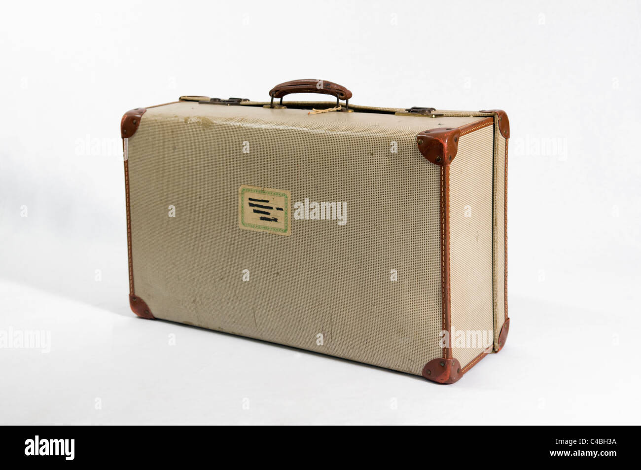 Vintage suitcases stacked hi-res stock photography and images - Alamy