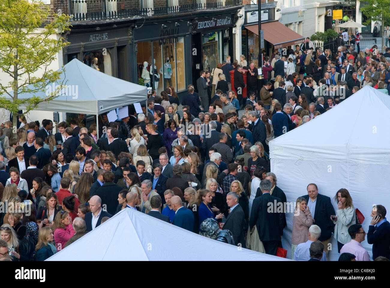 Elizabeth Street summer Street Party Chelsea and Kensington Belgravia London SW1 UK HOMER SYKES Stock Photo