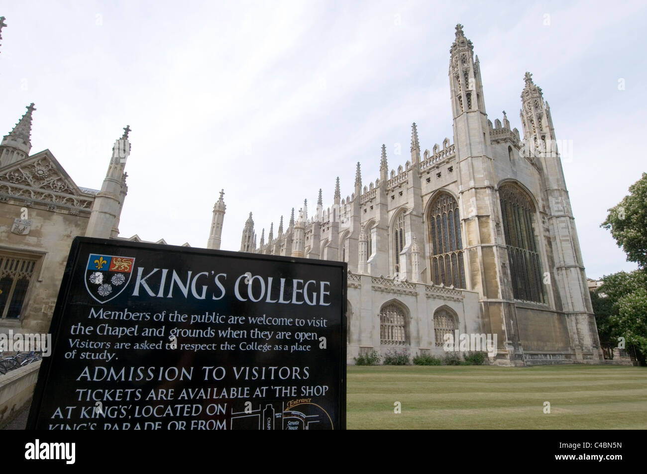 kings college cambridge uk university historic building buildings higher eduction university universities colleges famous highly Stock Photo