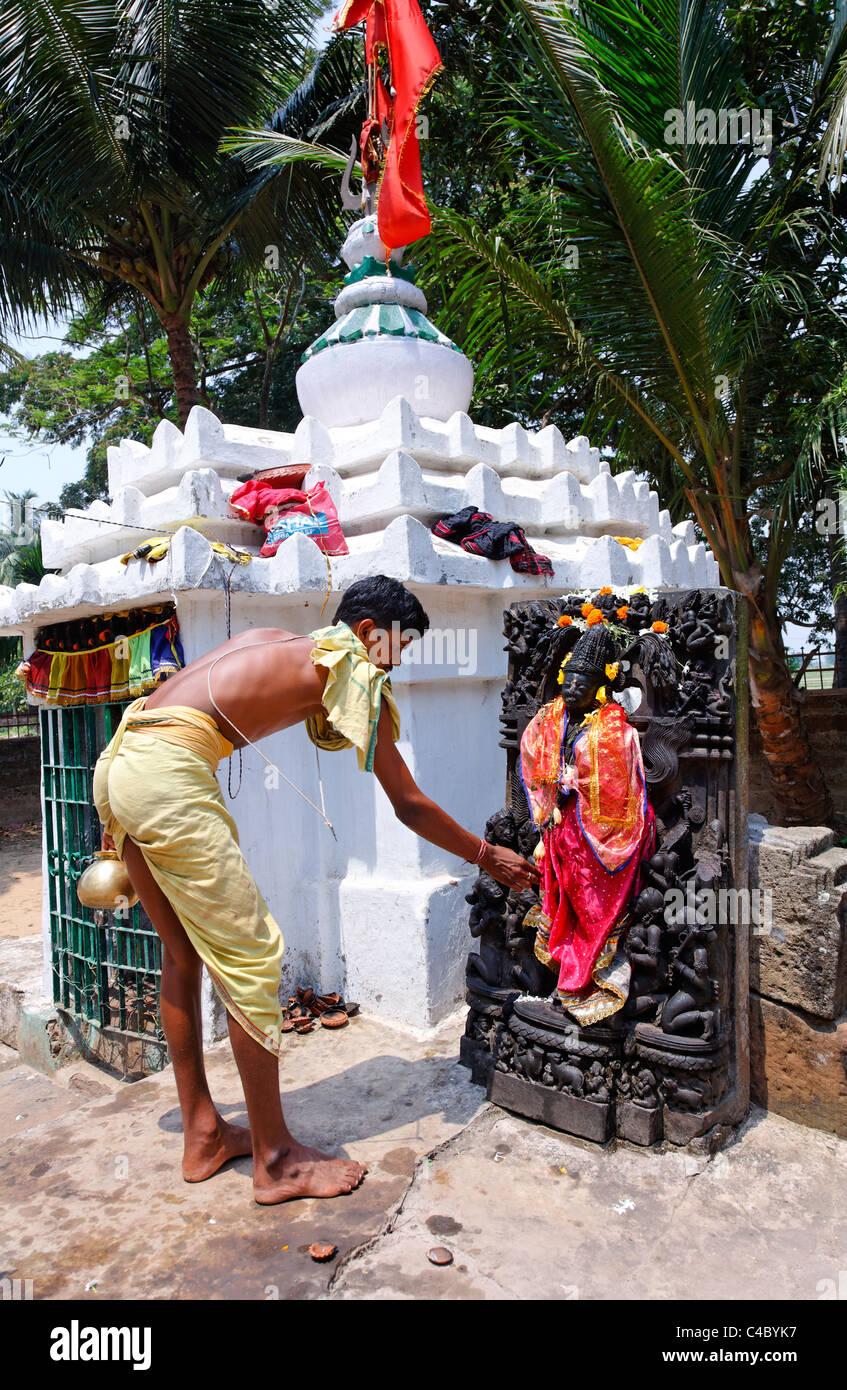 India - Orissa - Bhubaneswar - priest at the Yogini temple Stock Photo