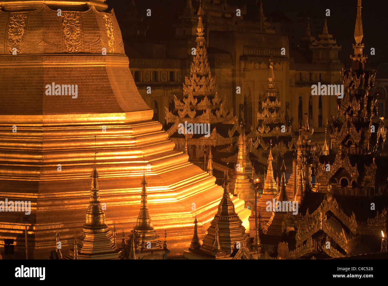 Sule Pagoda in central Yangon, Myanmar at night Stock Photo