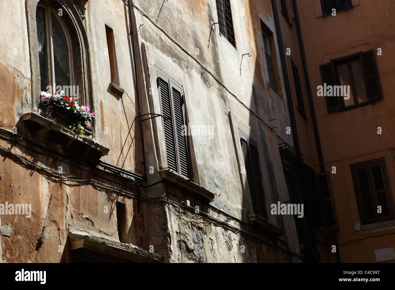 Back streets rome italy hi-res stock photography and images - Alamy
