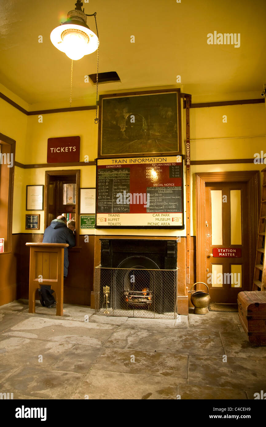 Old Fashioned Railway Ticket Kiosk And Waiting Room On