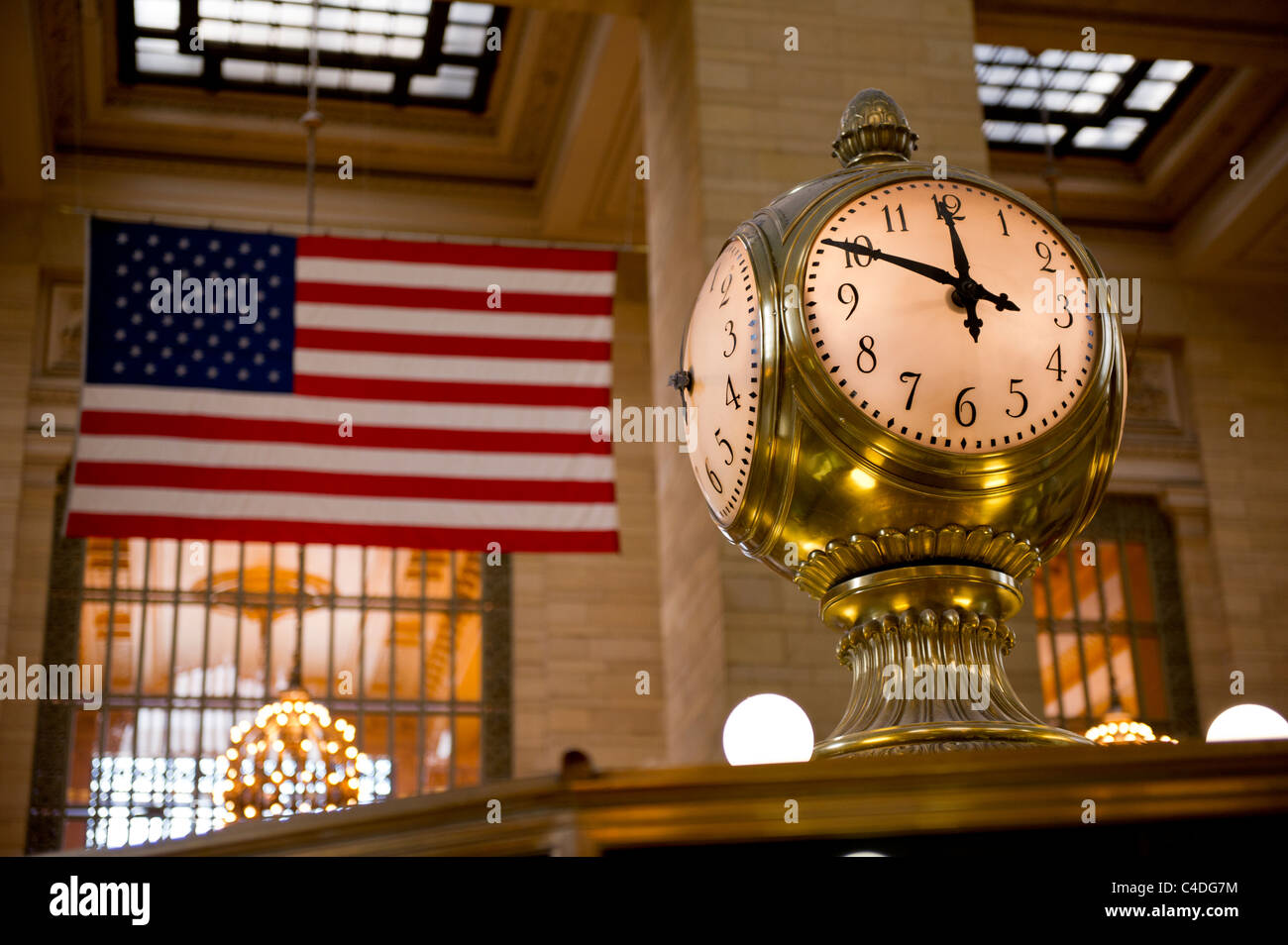 Grand central terminal information booth hires stock photography and