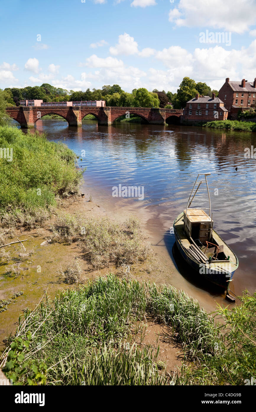 Cheshire Rivers Cheshire river dee bridge hi-res stock photography and images - Alamy