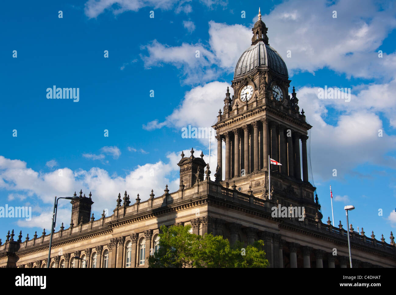 Leeds town hall hi-res stock photography and images - Alamy