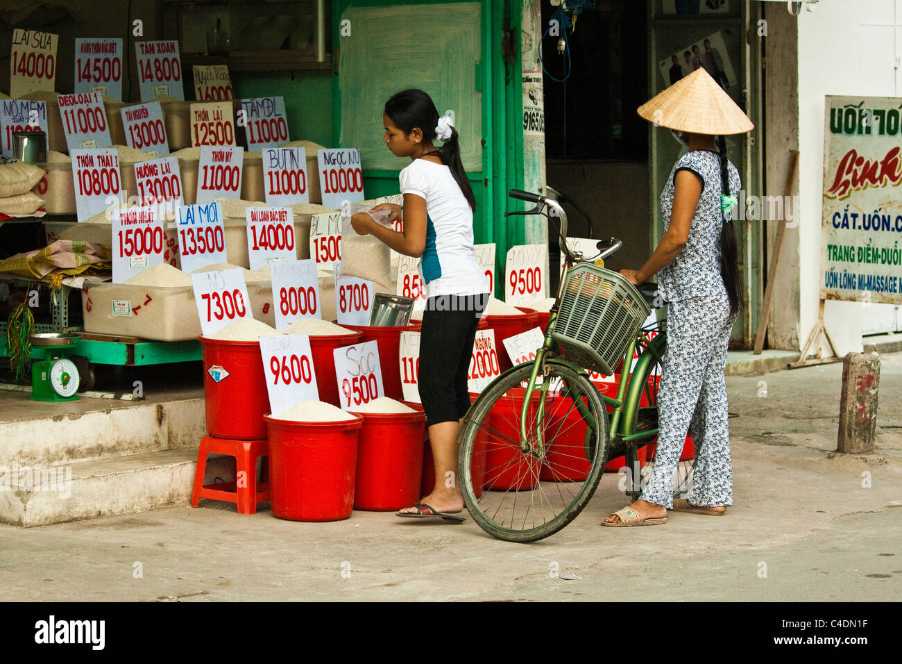 Buying rice hires stock photography and images Alamy