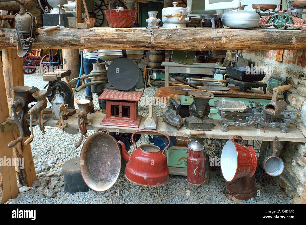 Household goods store hi-res stock photography and images - Alamy