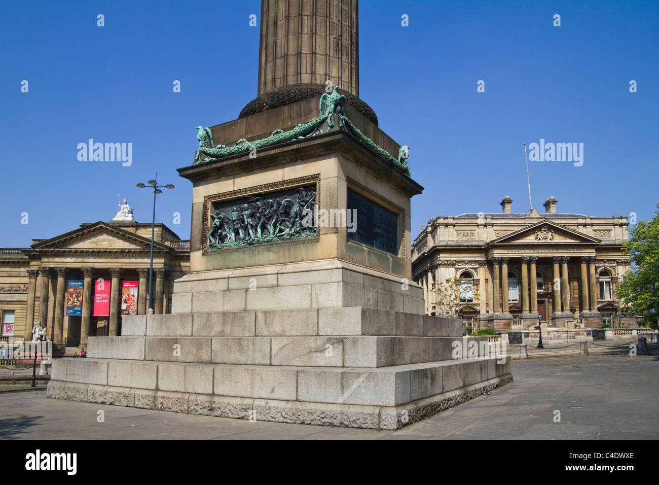 Duke Of Wellington Column In St George S Square Liverpool Merseyside England Stock Photo Alamy