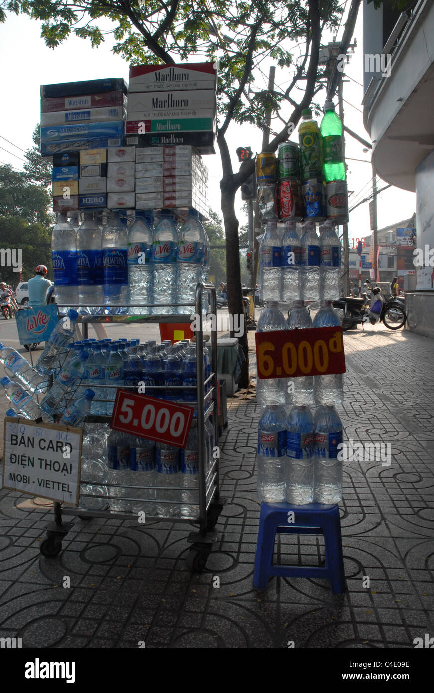 Multiple use water bottles hires stock photography and images Alamy
