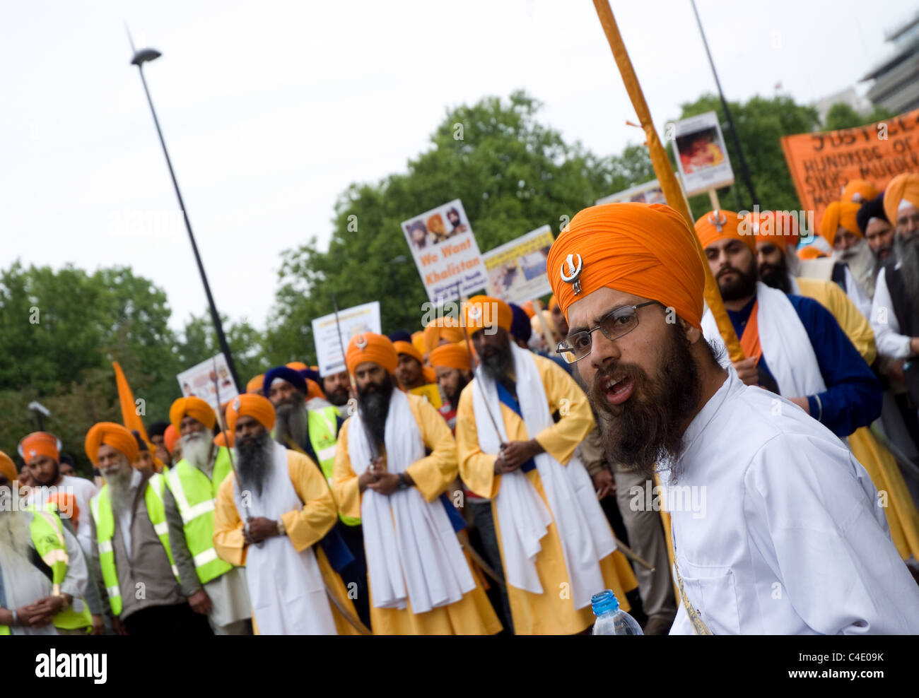 'we will never forget 1984' .Over 15,000 Sikhs attended the march and rally from Hyde park to Trafalgar square Stock Photo