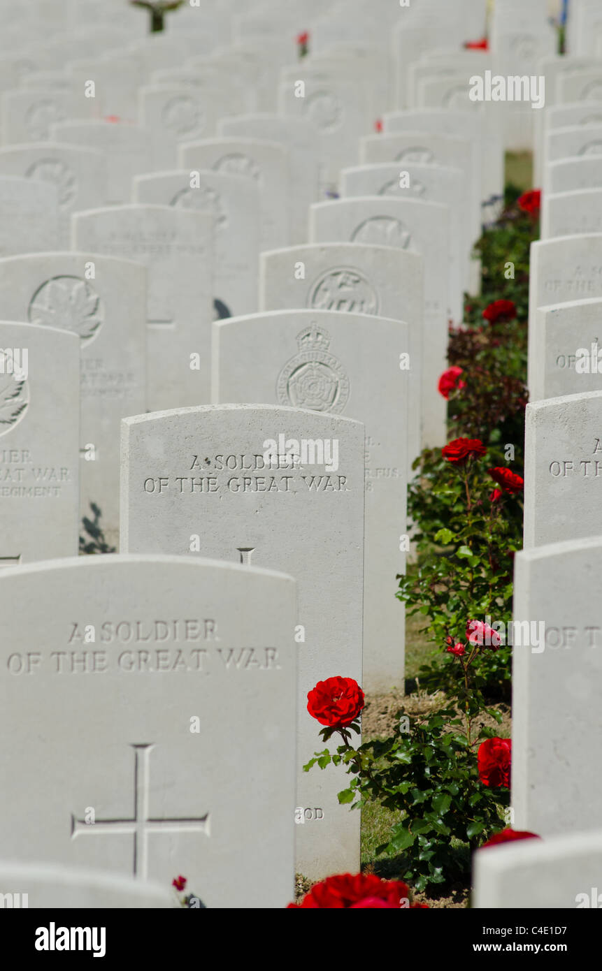 Graves of unidentified British soldiers, Vis-en-Artois war cemetery, Haucourt, France Stock Photo