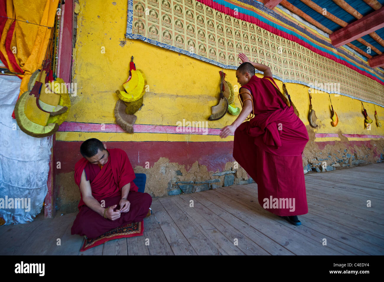 Philosophical debate, Ganzi monastery, Ganzi, Sichuan, China Stock Photo