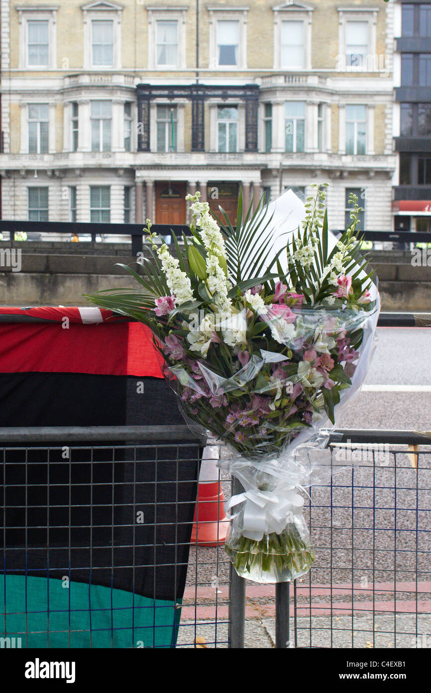 Flowers in front of the Libyan Embassy in London to mark the 27th anniversary of the murder of policewoman Yvonne Fletcher Stock Photo