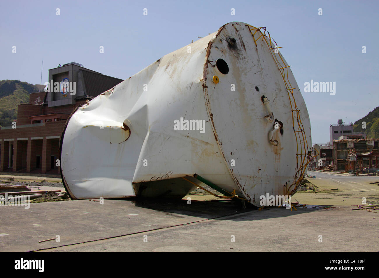Collapsed oil tank hi-res stock photography and images - Alamy