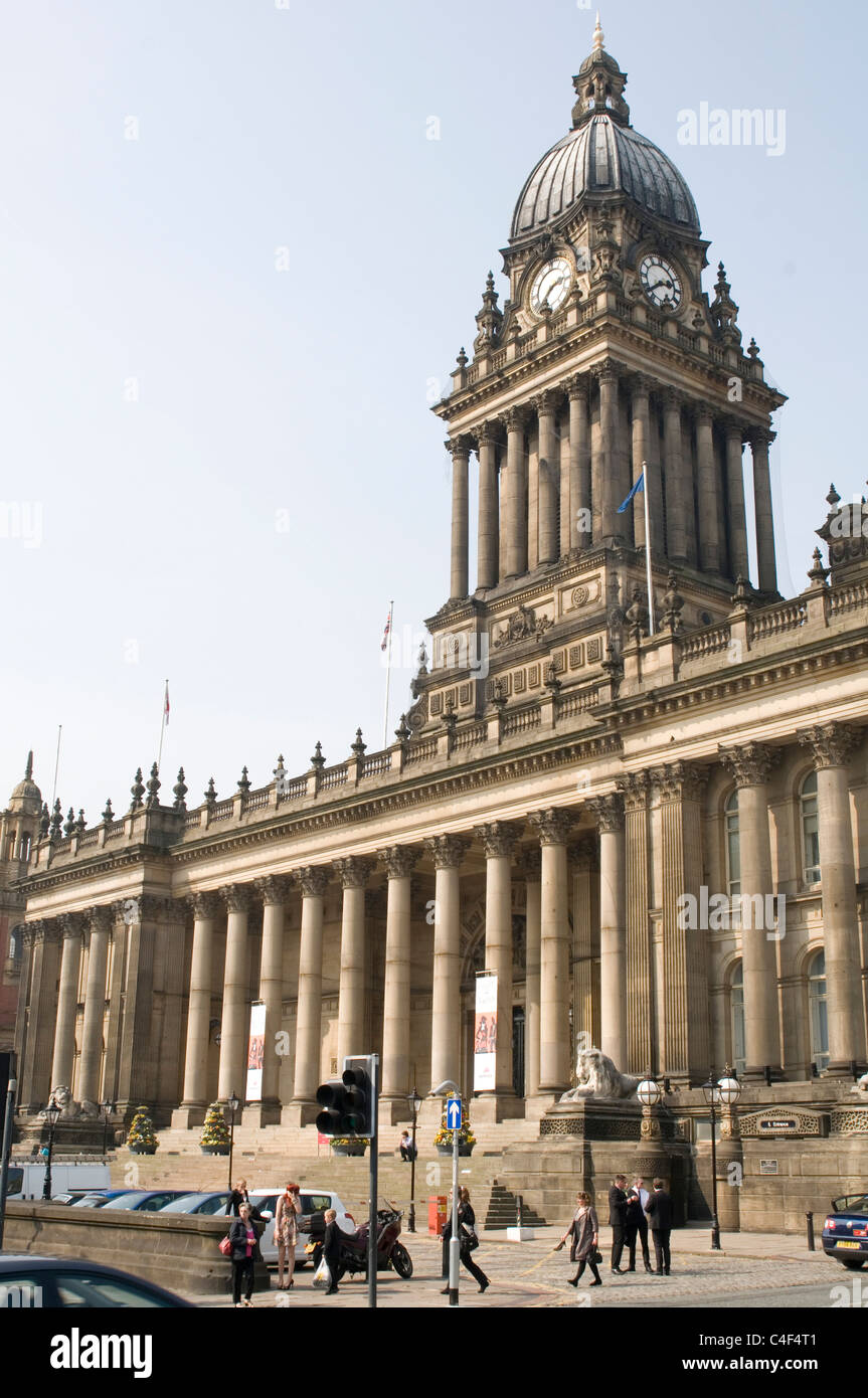 Leeds town hall hi-res stock photography and images - Alamy
