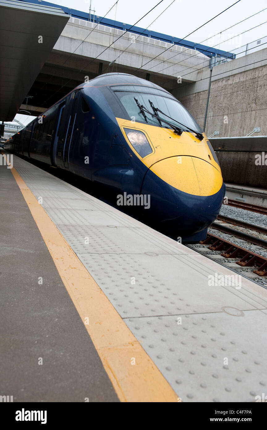 Southeastern high speed class 395 olympic javelin train waiting at St
