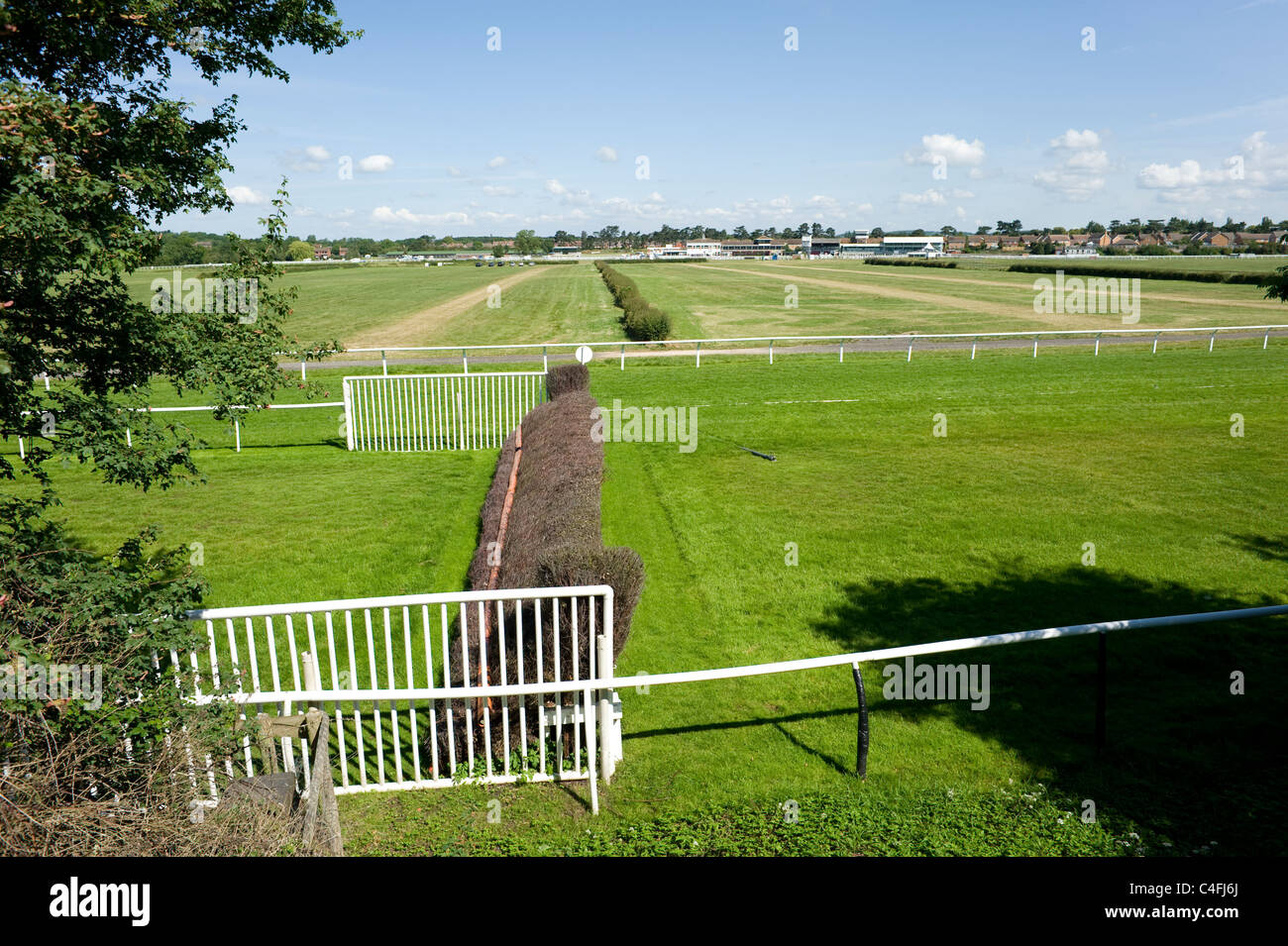 StratforduponAvon racecourse, Warwickshire, England, UK Stock Photo Alamy StratforduponAvon racecourse, Warwickshire, England, UK Stock Photo Alamy