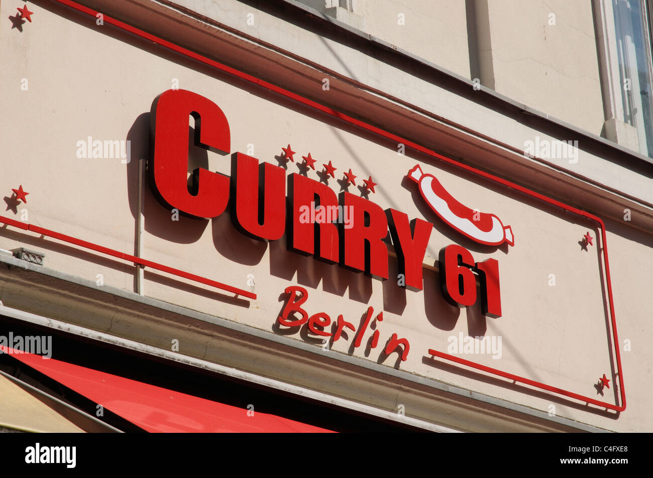 Selbst-LKW-Dekoration am Eingang Der Curry Wurstwurst in Berlin  Redaktionelles Stockfoto - Bild von deutsch, küche: 174033913
