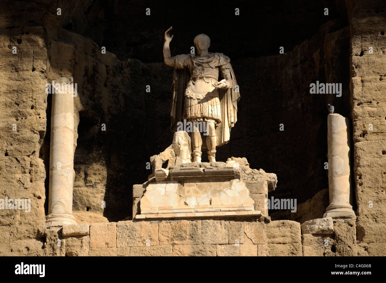 France, Provence, Vaucluse, Orange, ancient roman theatre, statue of Augustus Stock Photo