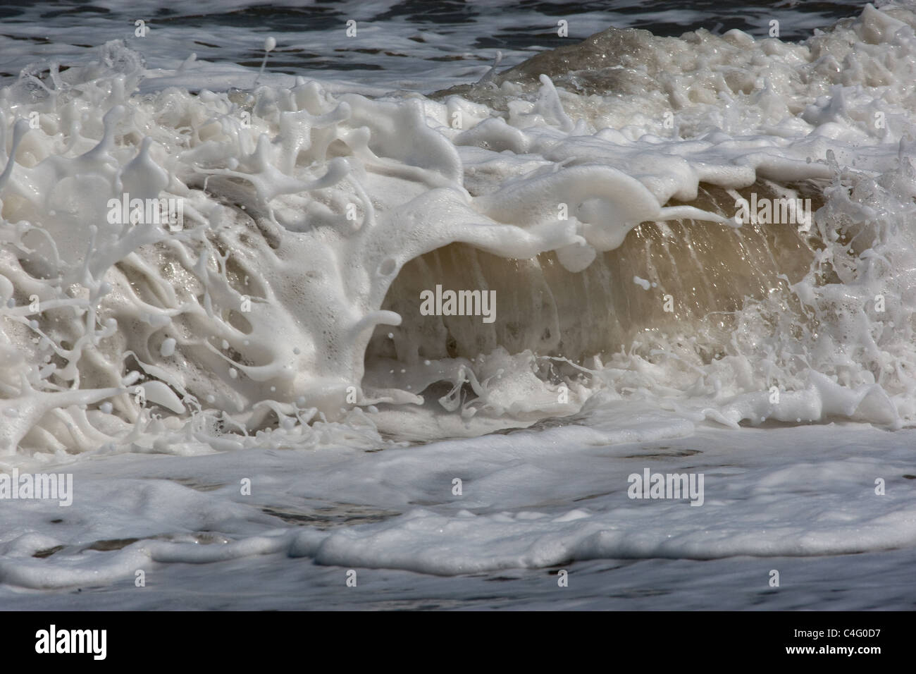 Frozen shoreline waves crashing hi-res stock photography and images - Alamy
