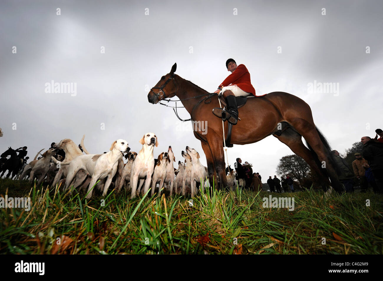 A Cotswold Hunt meeting at Spoonley Farm near Winchcombe, Gloucestershire Nov 2008 Stock Photo