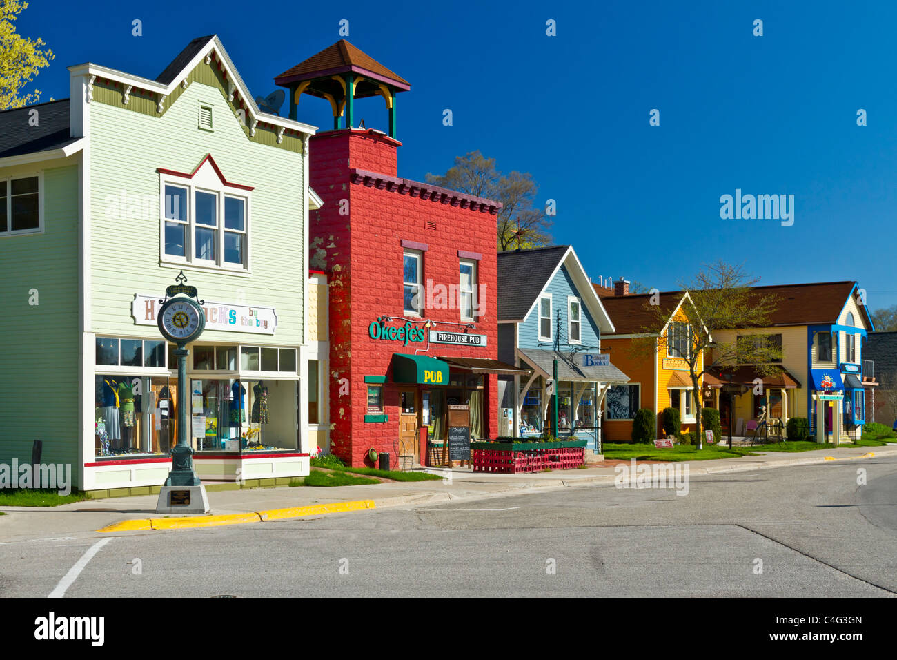 The main street of Suttons Bay on the Leelanau Peninsula near Traverse City, Michigan, USA. Stock Photo