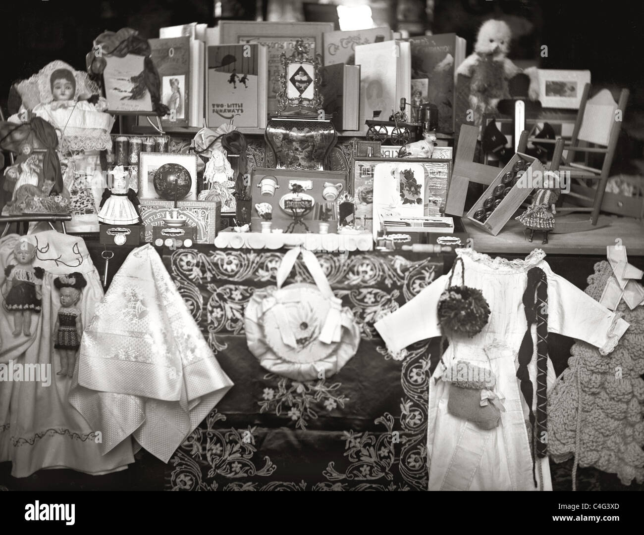 Original Photograph Of An Edwardian Or Victorian Toy Shop Front 