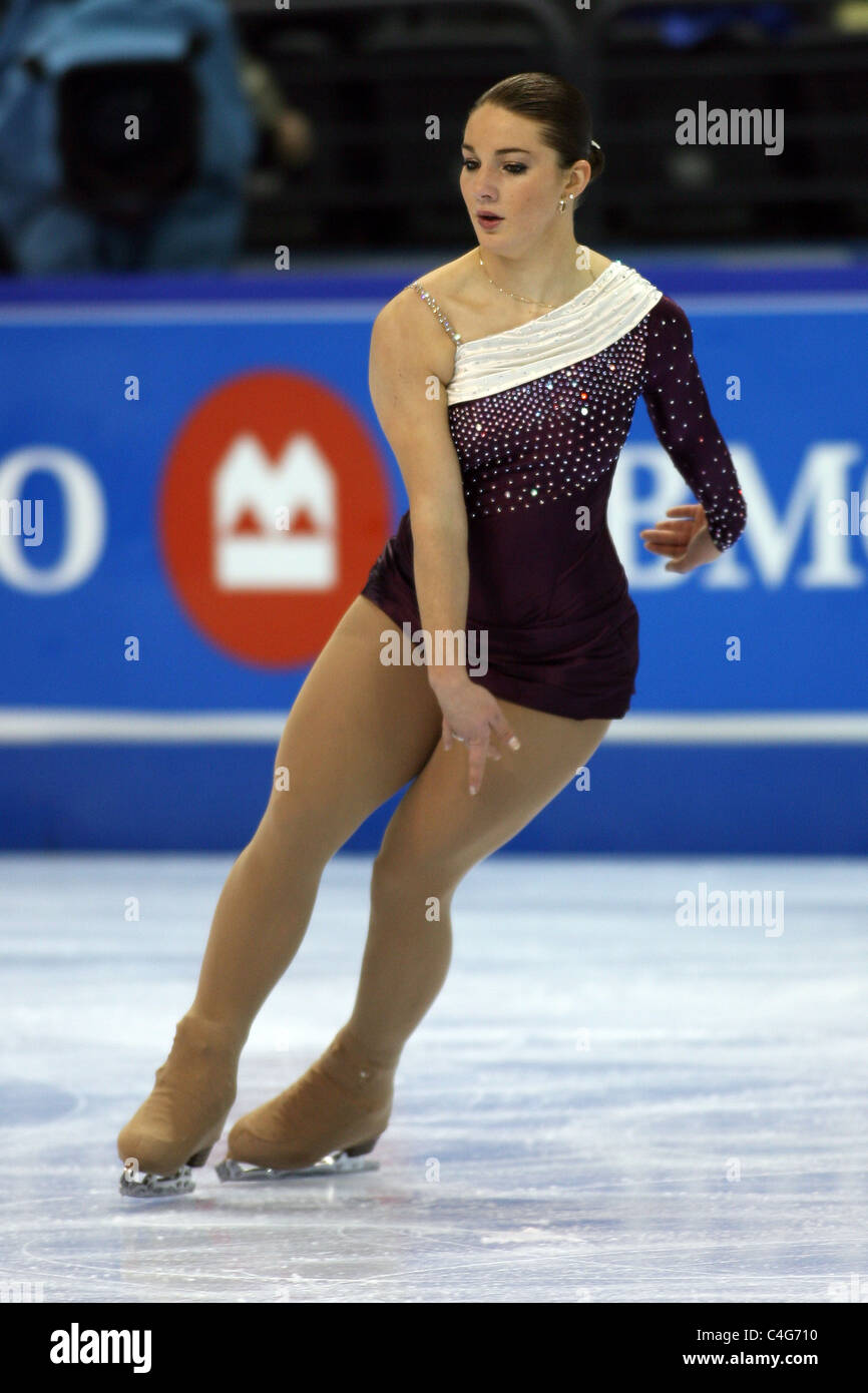 Izabel Valiquette competes at the 2010 BMO Canadian Figure Skating