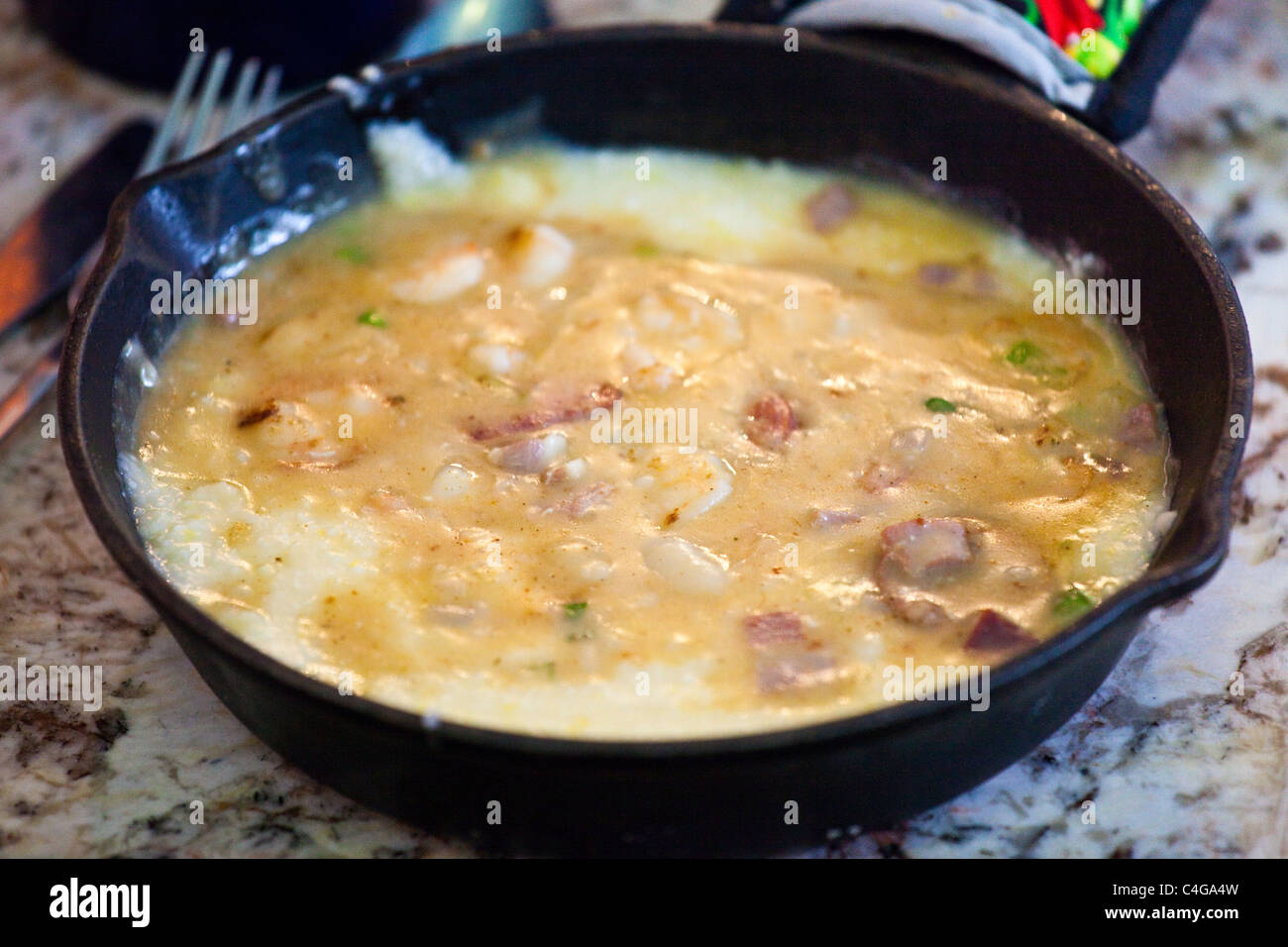 Shrimp and grits hires stock photography and images Alamy