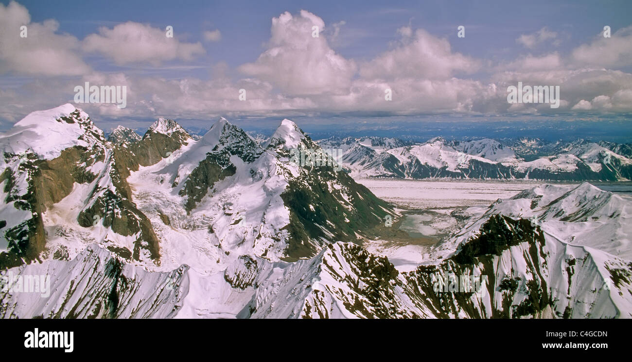 Snow capped mountains hi-res stock photography and images - Alamy