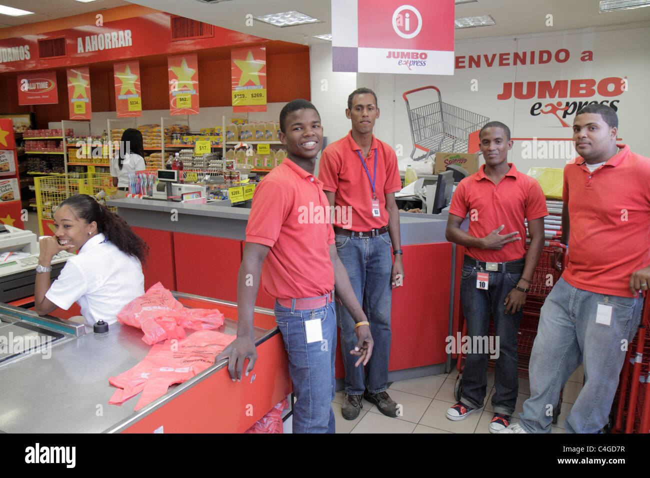 santo-domingo-dominican-republic-ciudad-colonia-jumbo-express-grocery-C4GD7R.jpg