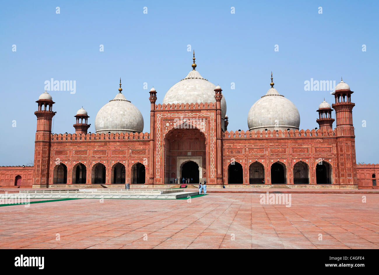 Pakistan - Punjab - Lahore - Courtyard of the Badshahi mosque Stock Photo